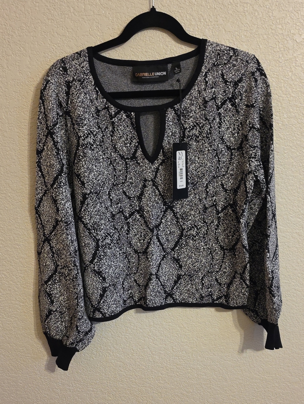 Black & White Printed Long-Sleeve Top